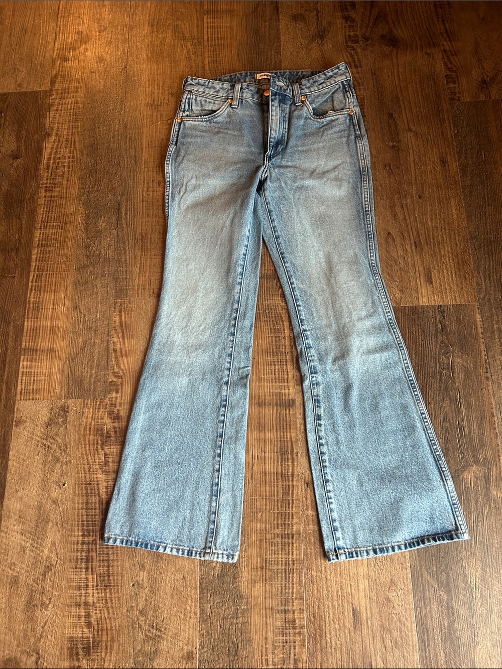 Wrangler wide leg bootcut jeans. - Picture 2 of 5